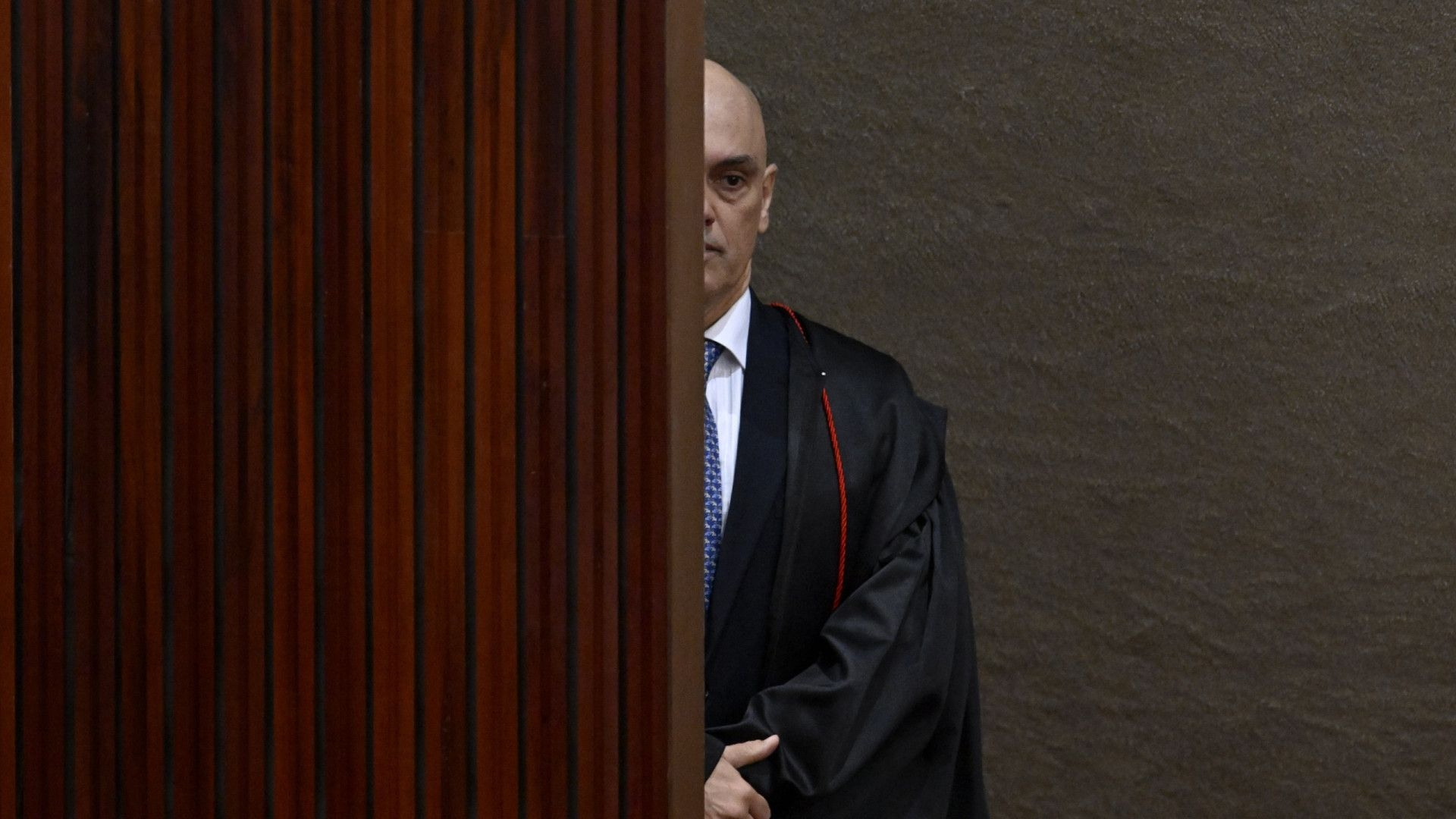 Hostilidades a Moraes: defesa de bolsonaristas quer perícia própria e pede cópia de filmagens