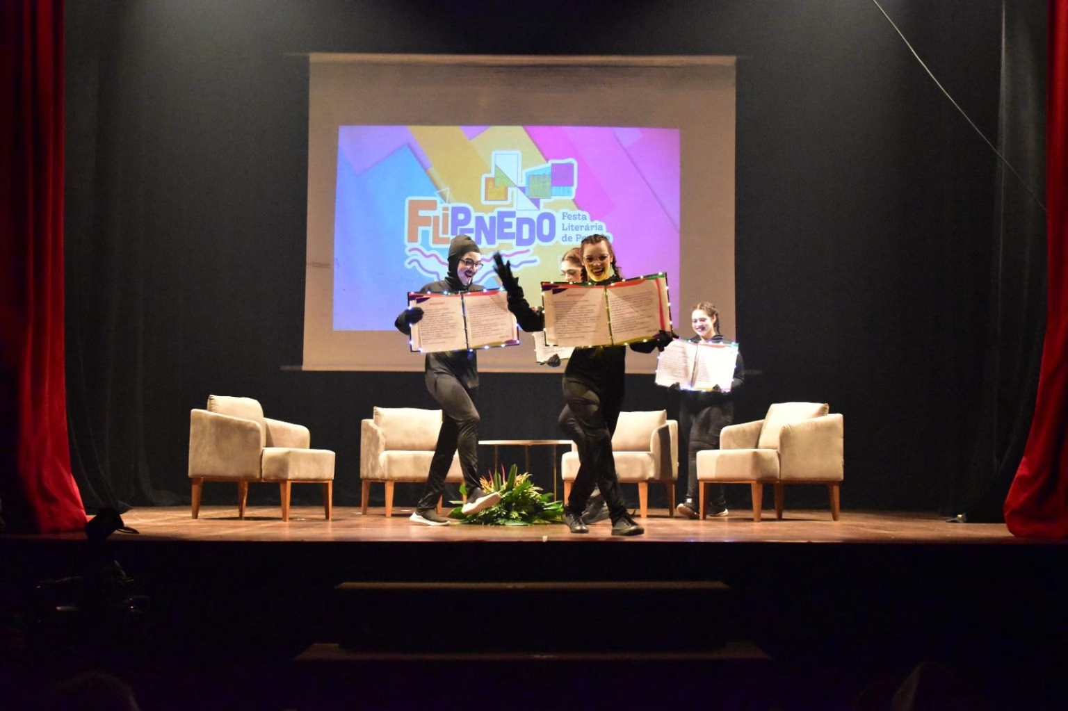 Abertura da FliPenedo contará com recital e música