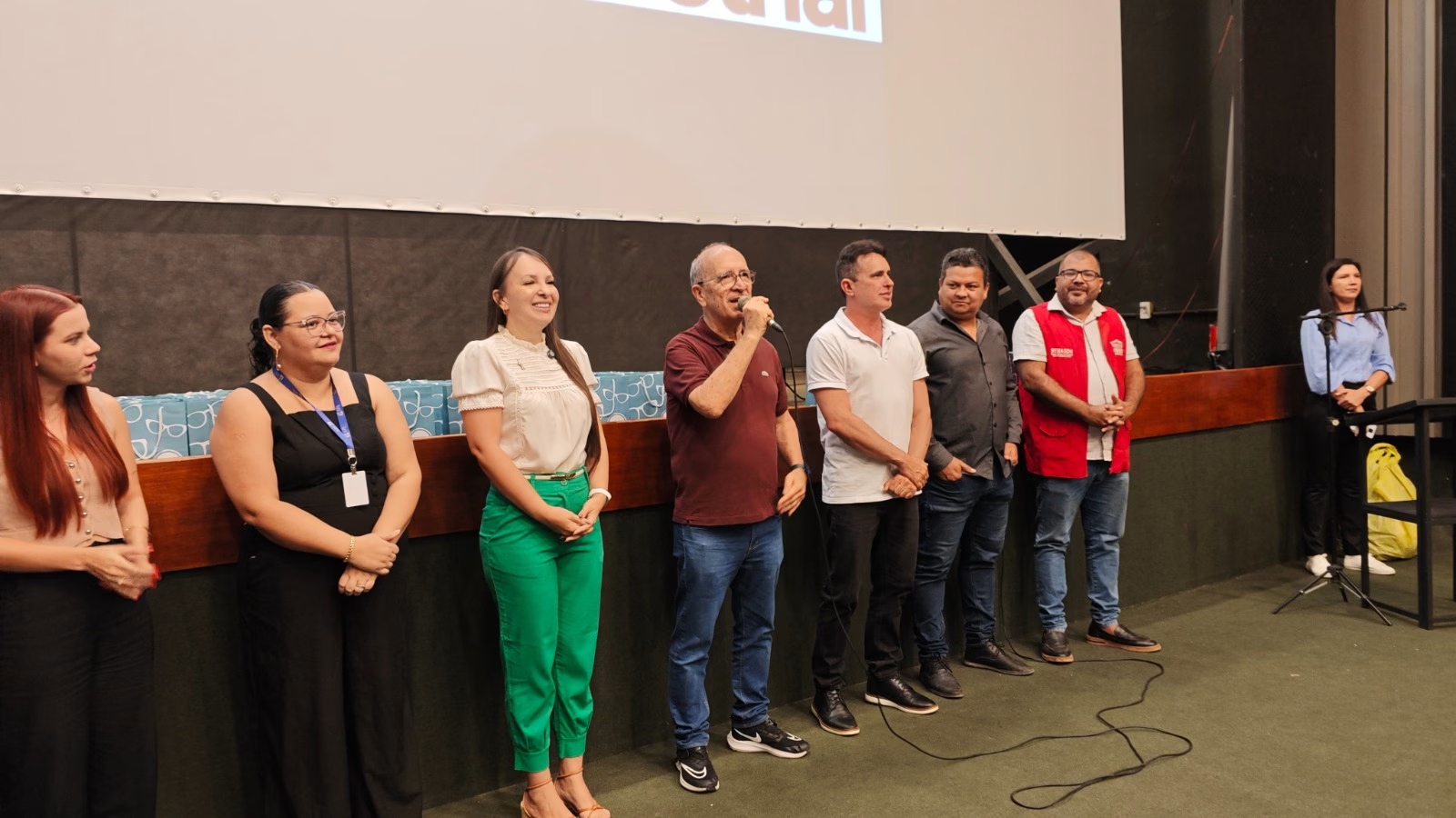 Penedo entrega óculos e beneficia 5.253 pessoas com consulta