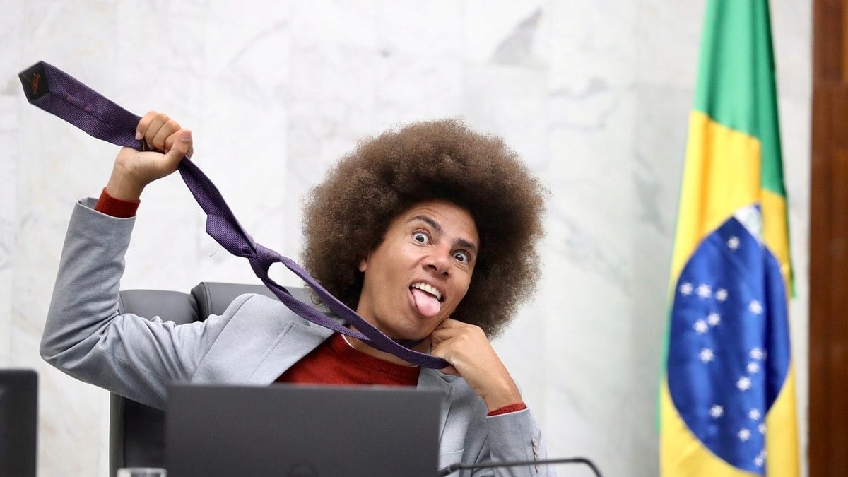 Gesto de enforcamento provoca denúncia na Assembleia do Paraná