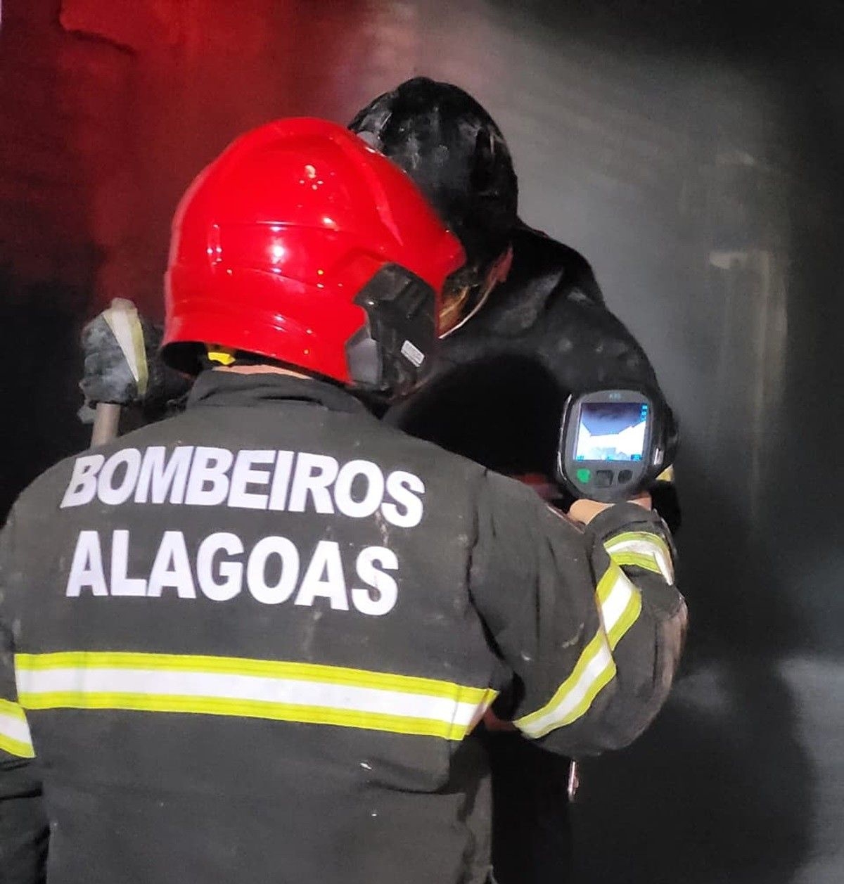 Incêndio destrói loja de eletrodomésticos em Arapiraca