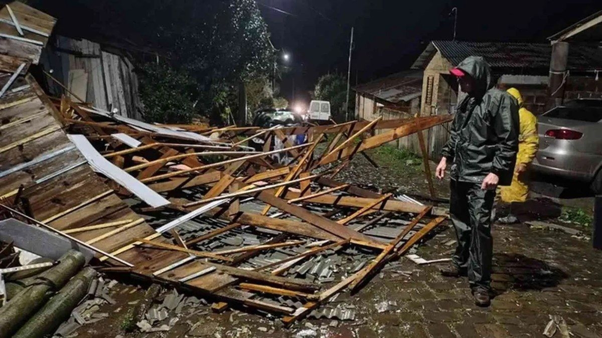Temporais deixam estragos em várias cidades do RS