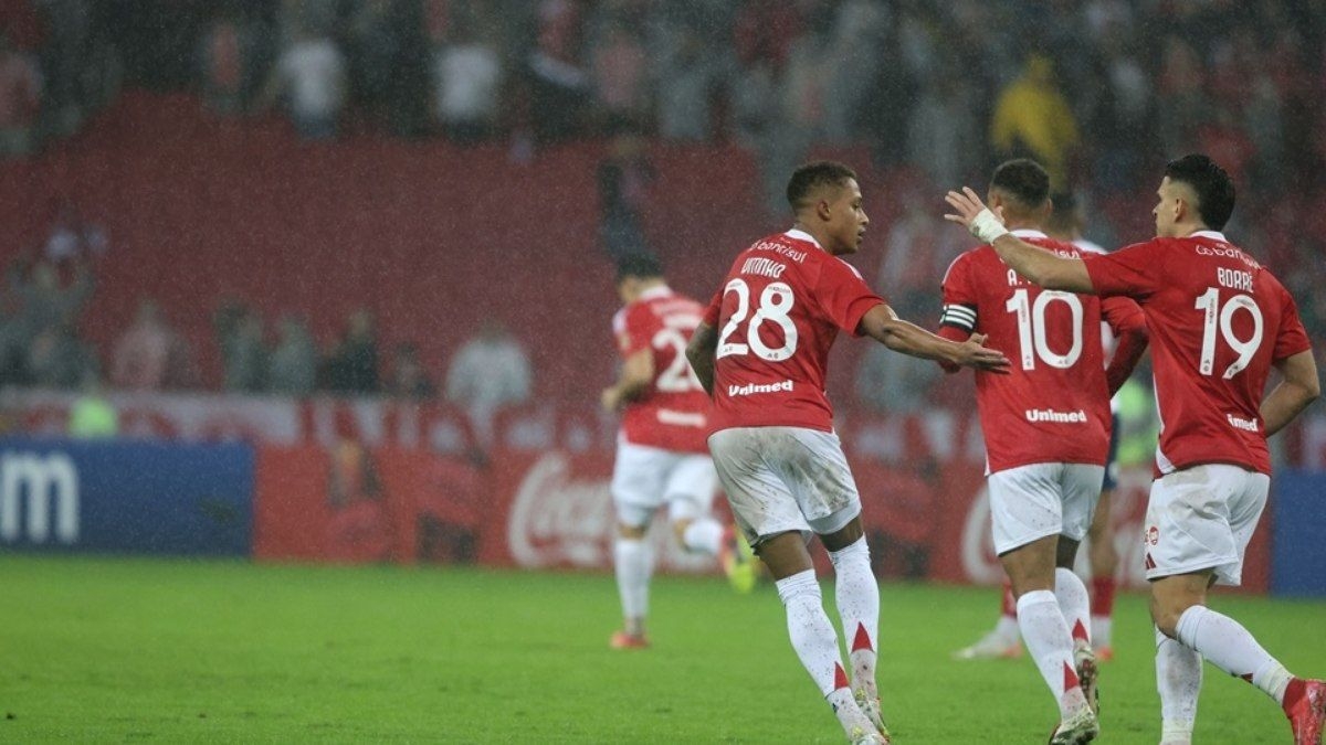 Internacional vence o Bahia e avança na Libertadores