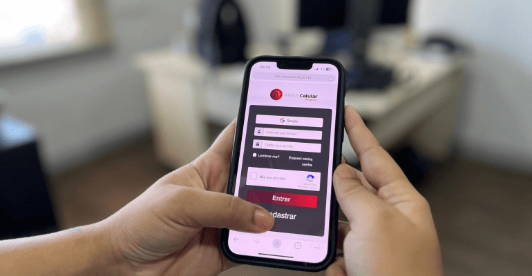 Réveillon: confira dicas para prevenir roubos de celulares