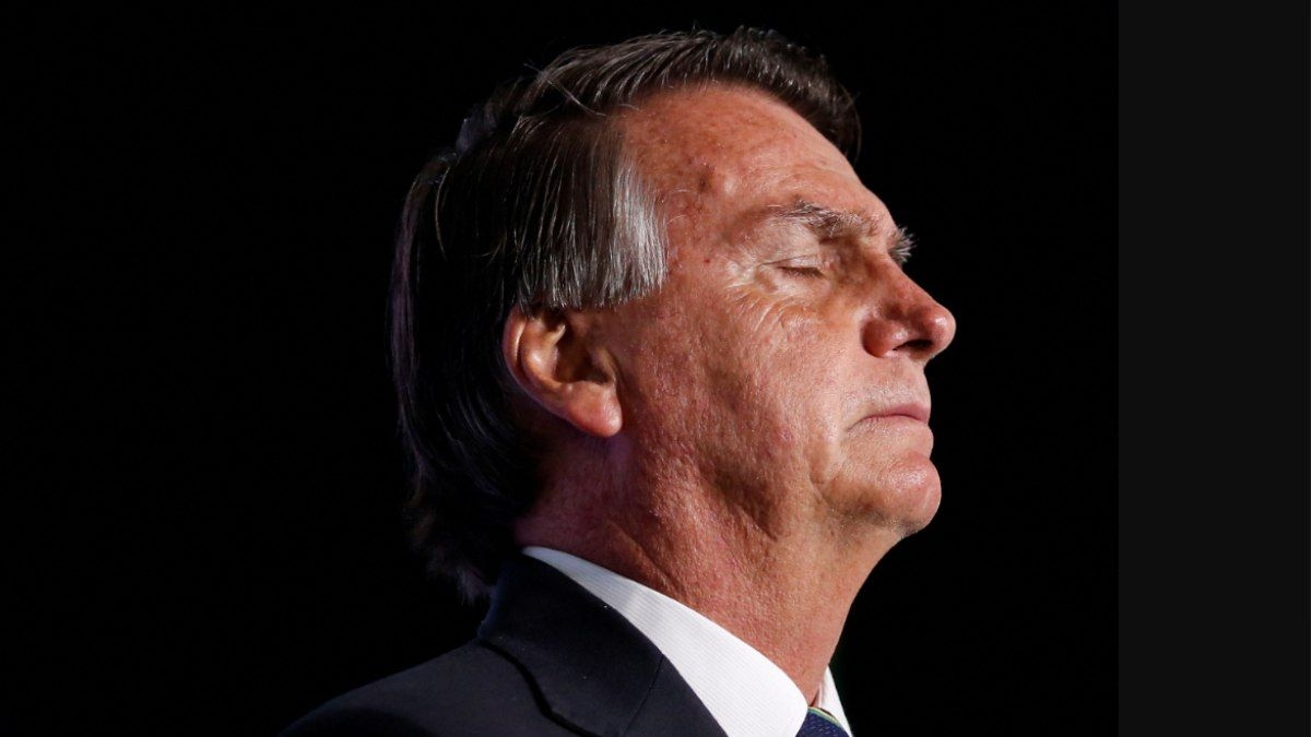 Moraes fundamenta prisão domiciliar de Bolsonaro com provas