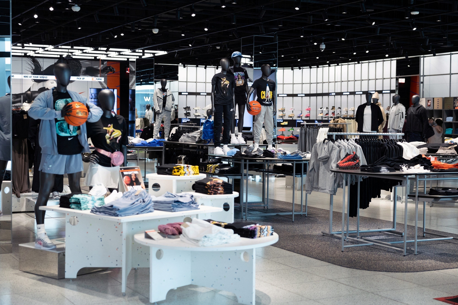 Nike Aumenta Preços para Enfrentar Tarifas Milionárias