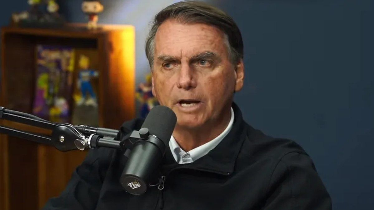 Bolsonaro diz que não vai sair do Brasil e critica perseguição