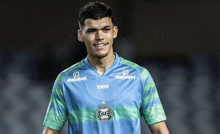 Pedro Morisco, Luan Polli e Gabriel Vasconcelos; veja números e avaliações dos goleiros do Coritiba em 2023