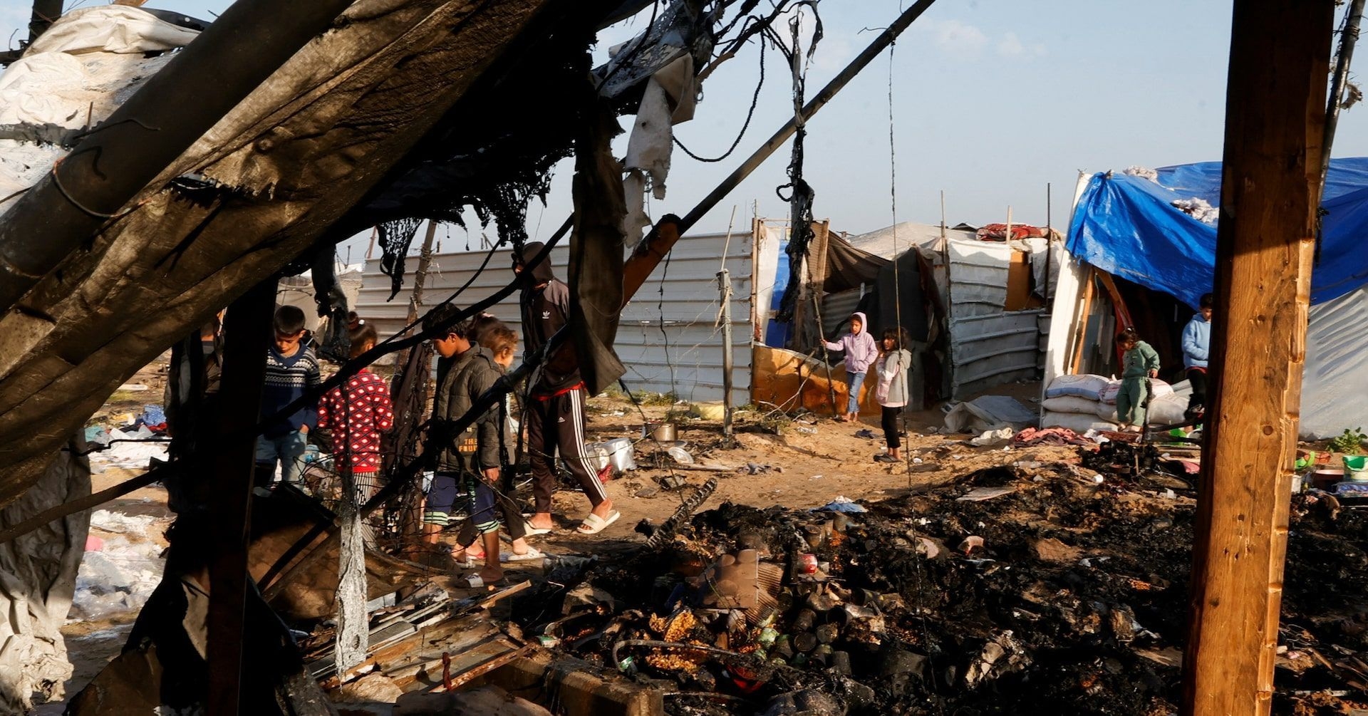 Conflito Israel-Hamas: Ataques e Negociações Acontecem