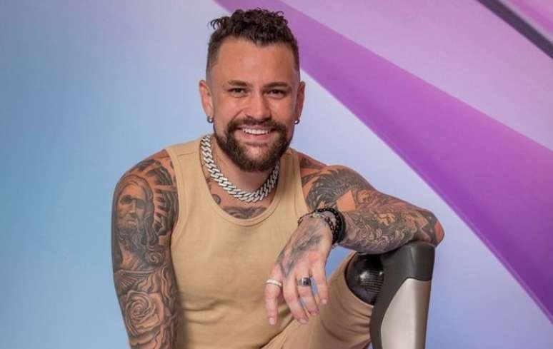 Vinícius Rodrigues, atleta paralímpico, é eliminado do BBB 24; Veja as porcentagens