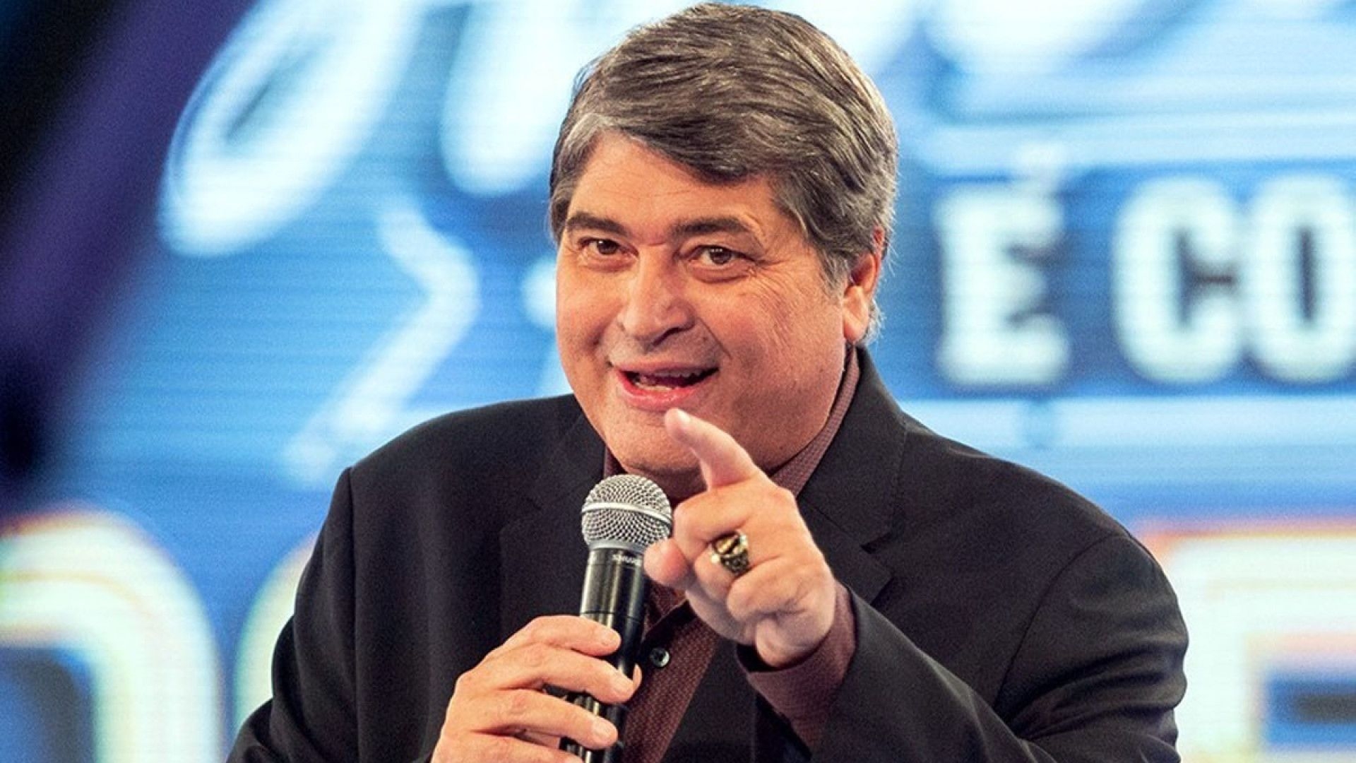 Datena pede desfiliação do PDT e se aproxima de Tabata para compor chapa em SP