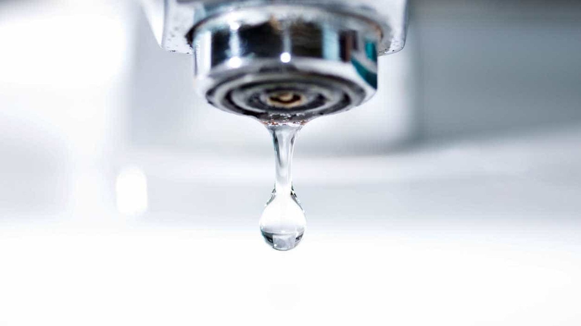 Vazamento de produto químico interrompe captação de água na cidade mais populosa de SC