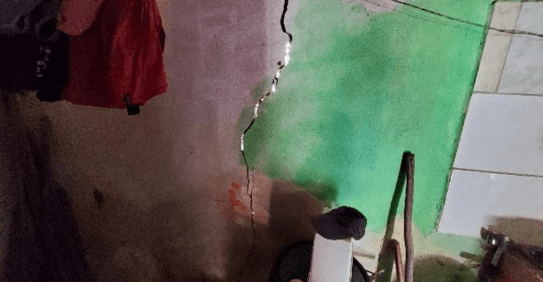 Serviço Geológico não descarta interferência humana em rachaduras de casas