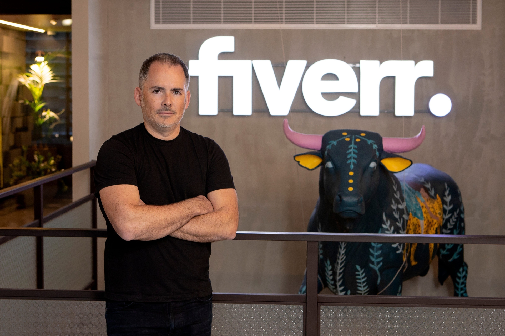 Fiverr destaca importância da IA para freelancers hoje