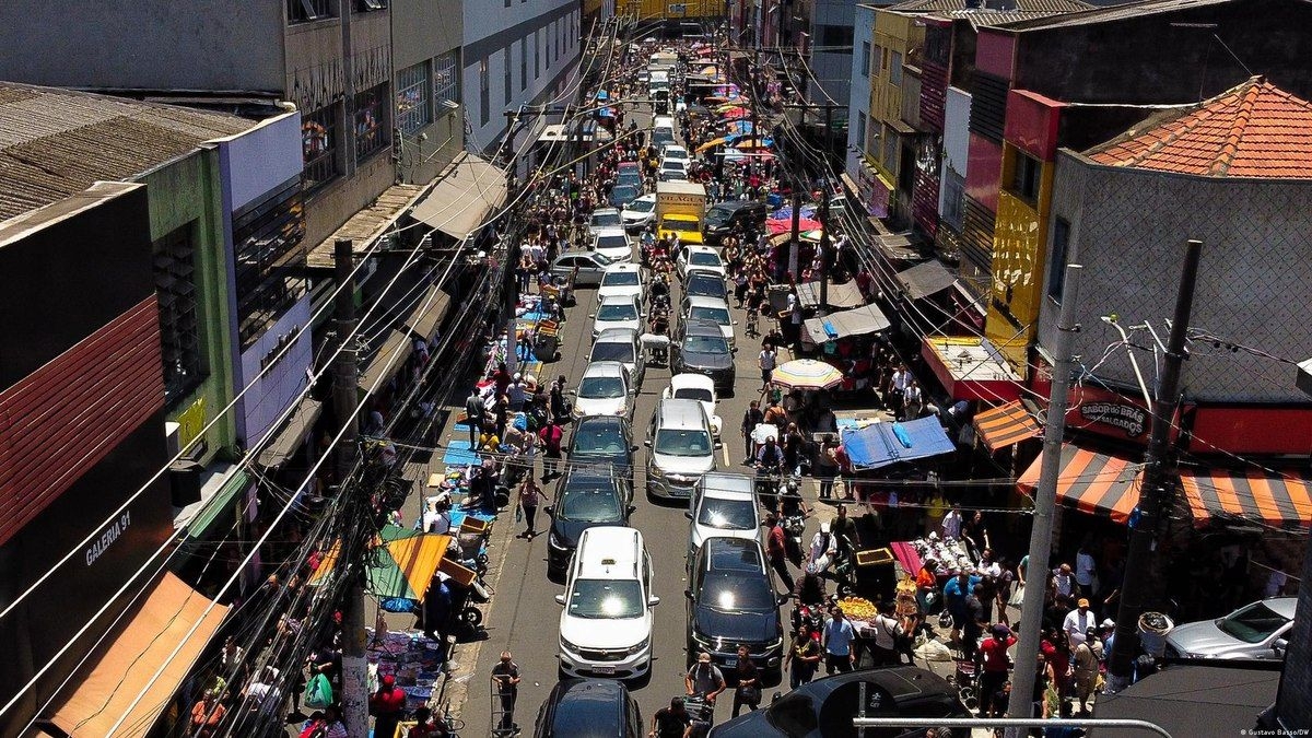 Cotidiano dos ambulantes do Brás em São Paulo