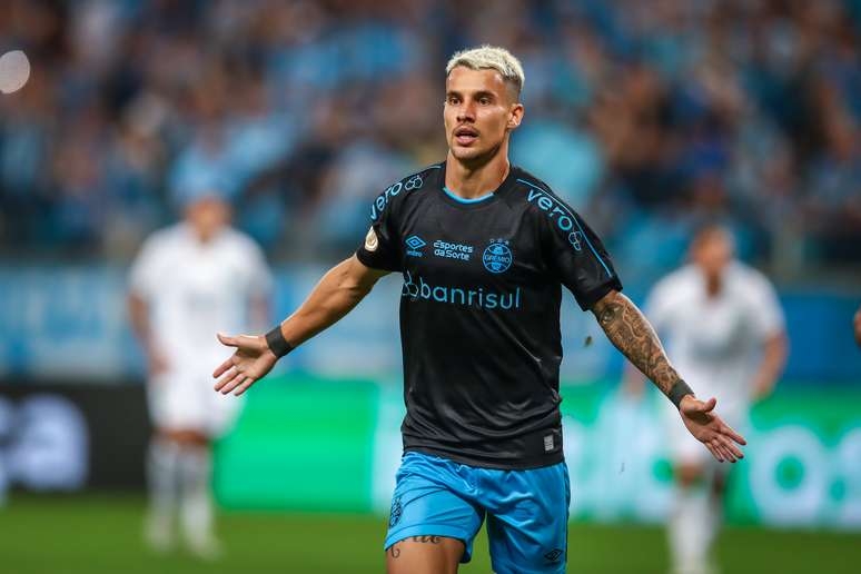 Ferreira no São Paulo? Atacante do Grêmio desperta interesse, mas só deve definir futuro após as férias