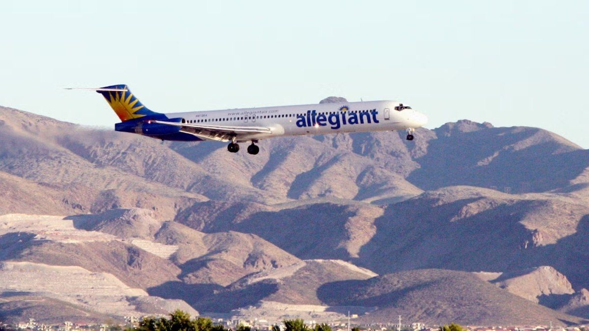 Homem ameaça com bomba e provoca pouso de emergência