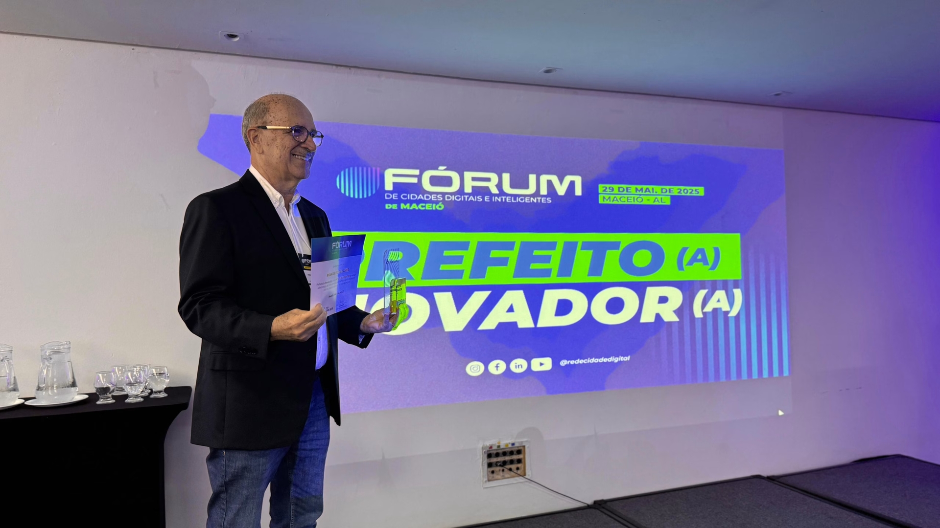 Ronaldo Lopes é reconhecido como Prefeito Inovador 2025