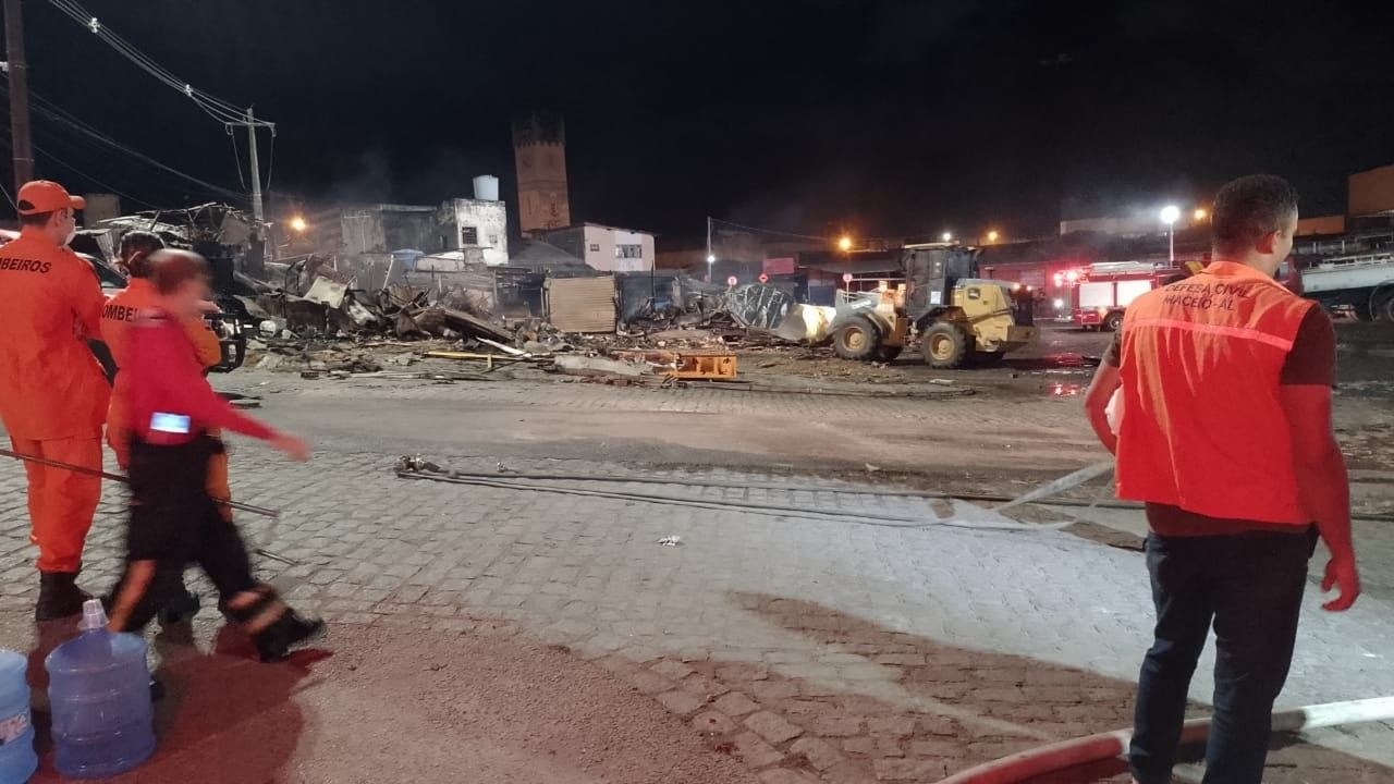 Incêndio atinge Mercado da Produção em Maceió