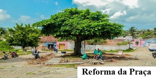 Após 50 anos, pavimentação da Praça Alberto Menezes finalmente sai do papel