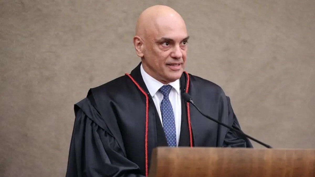 Moraes suspende parte da ação penal contra Ramagem