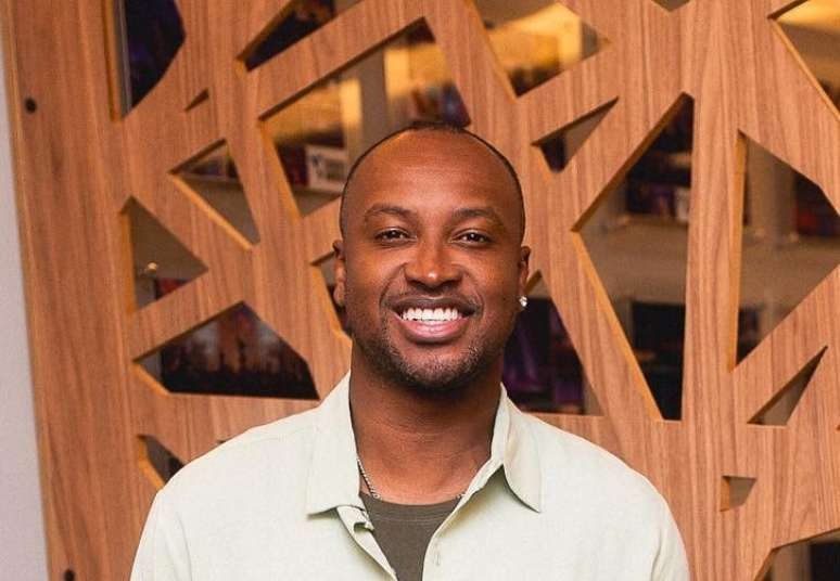 Thiaguinho localiza mulher misteriosa que lhe ajudou no início de carreira: 'Nunca esqueci'