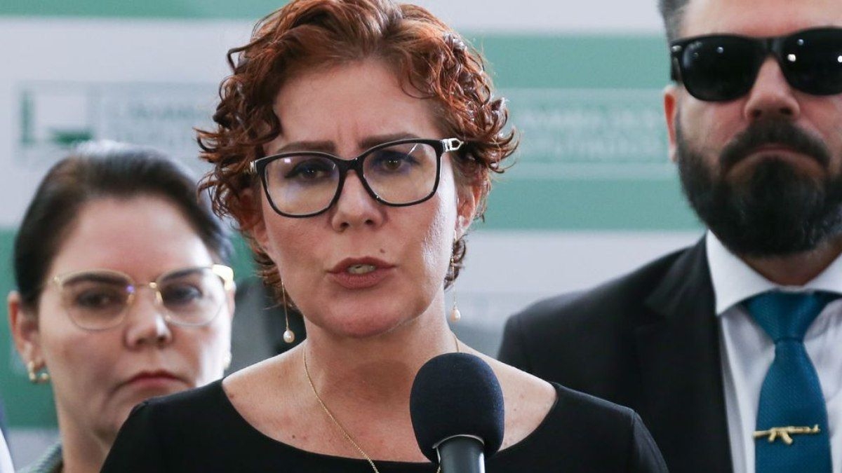 STF condena Carla Zambelli a cinco anos de prisão