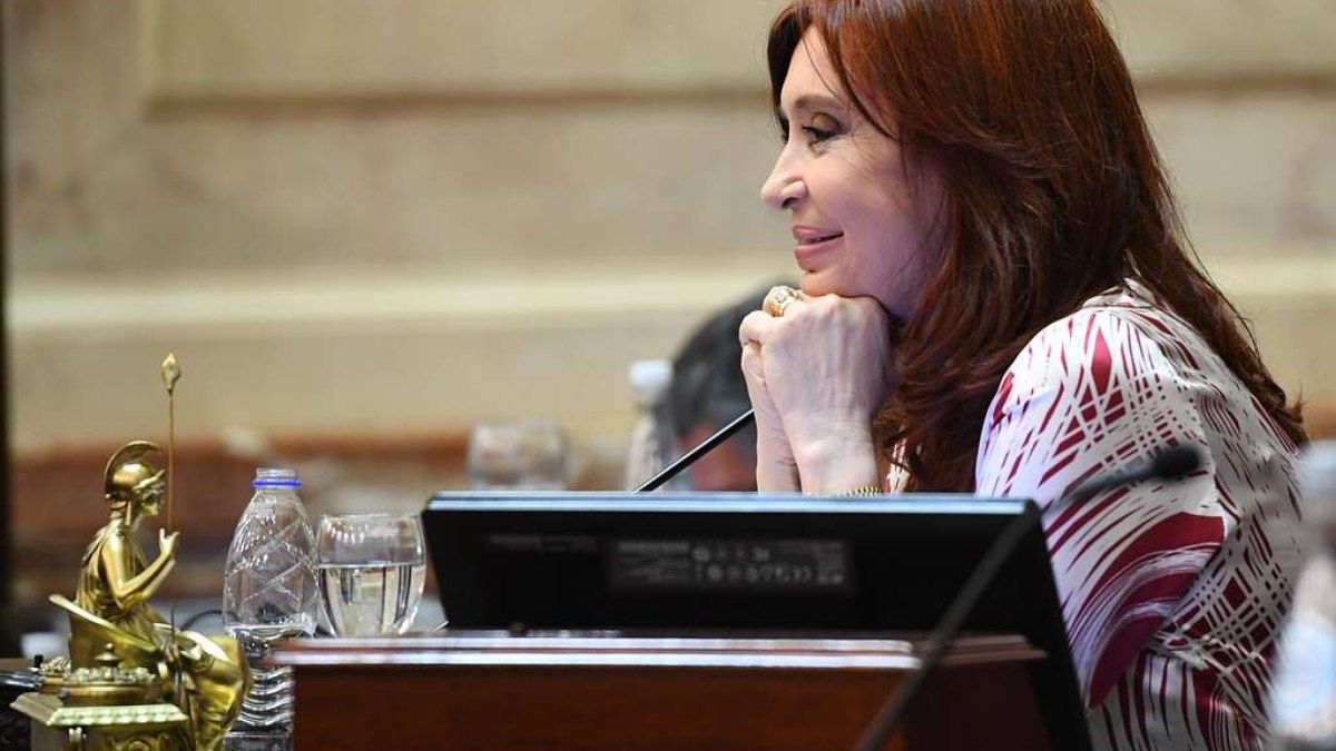Argentina determina prisão de ex-presidente Cristina Kirchner