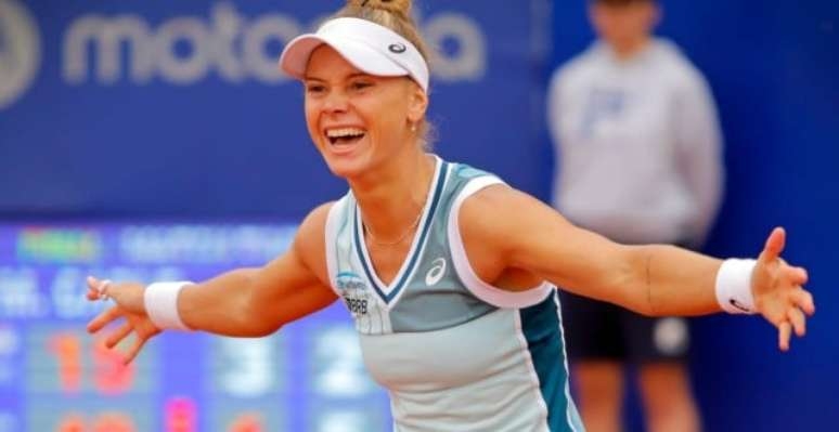 Laura Pigossi celebra maior título da carreira em Buenos Aires e comemora temporada