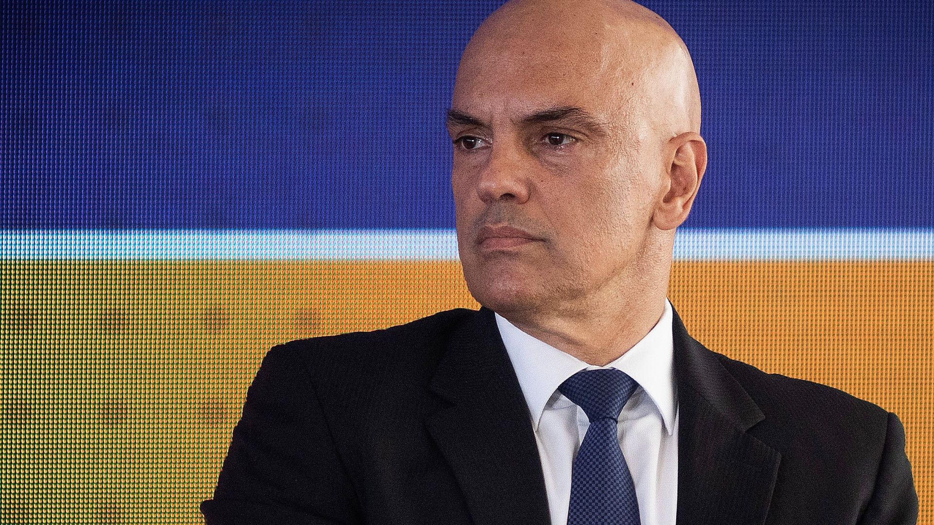 Moraes manda PF investigar R$ 17 milhões em Pix a Bolsonaro