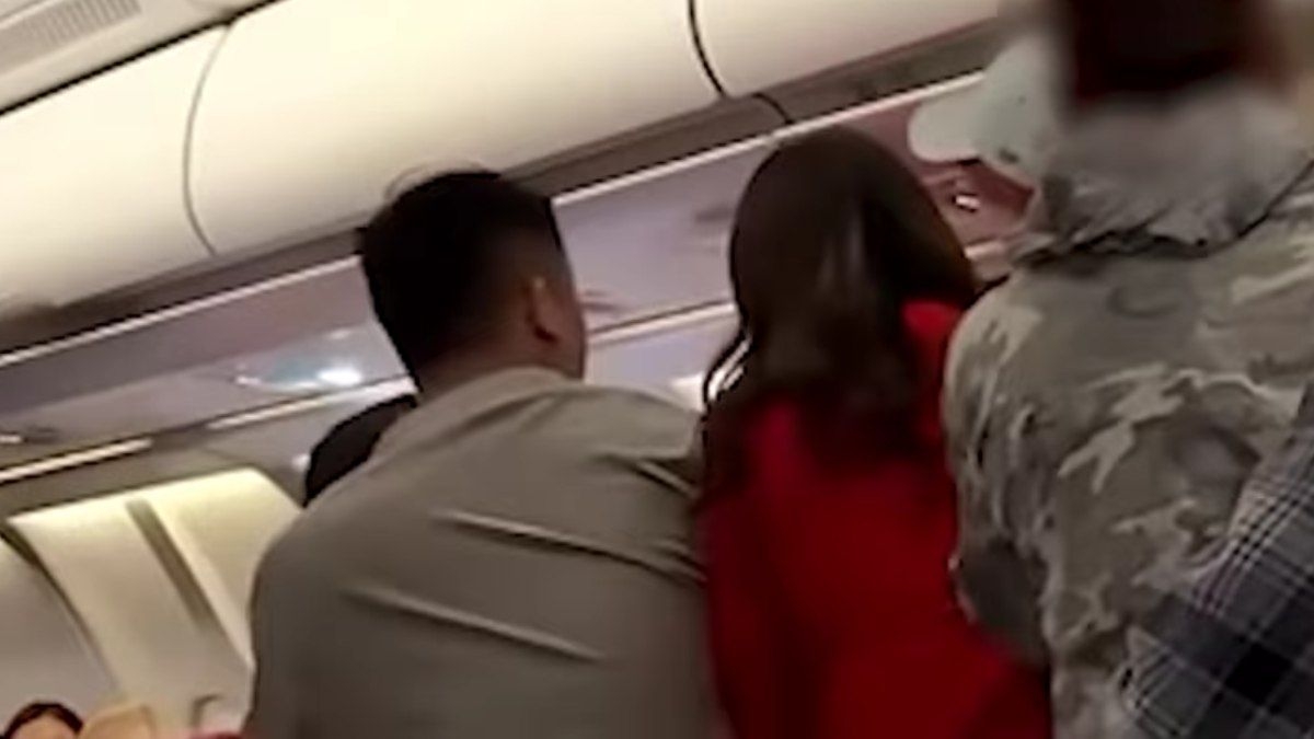Briga generalizada em avião gera prisão de passageiros