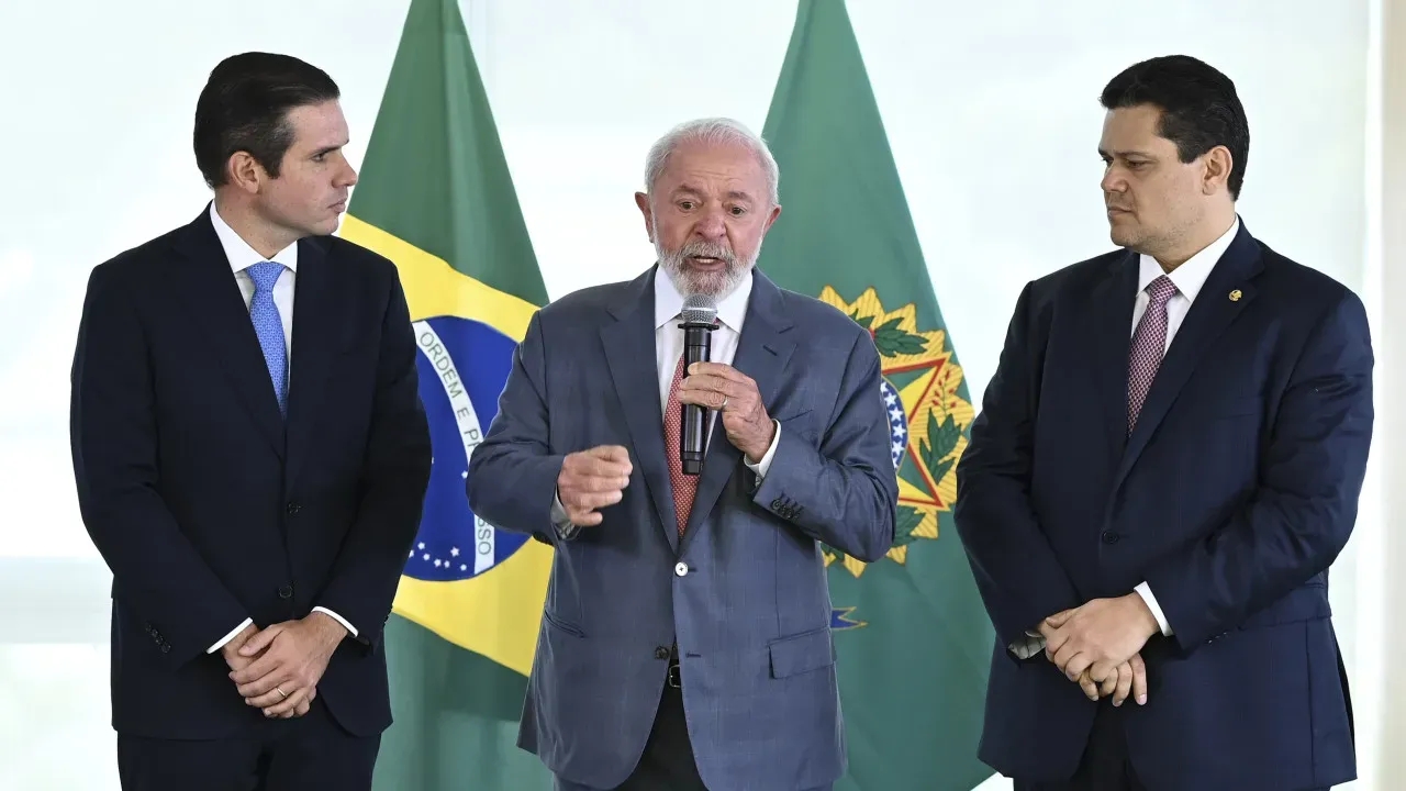 Críticas ao Congresso crescem nas redes sociais por gastos públicos