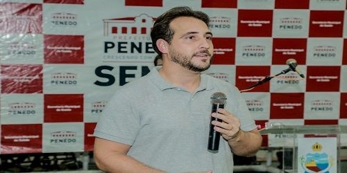 Hoje a partir das 14 horas Guilherme Lopes no Canal do Povo da Penedo FM com o Professor Raul. Política sem restrições.