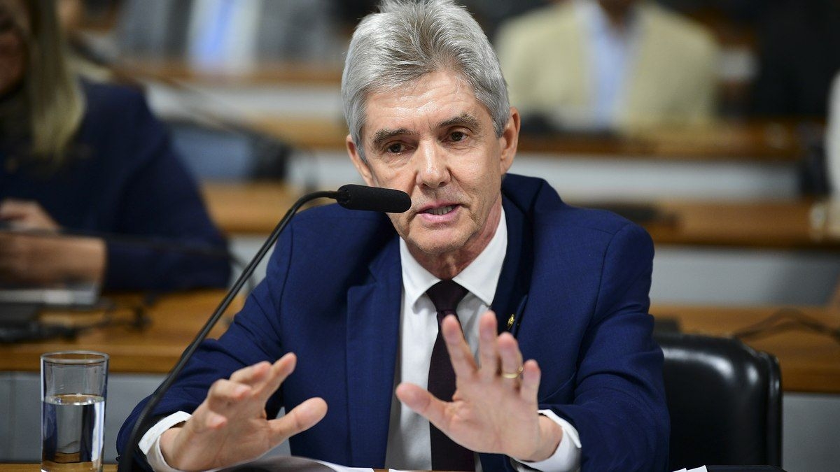 Senadores pedem CPI para investigar denúncias de Felca