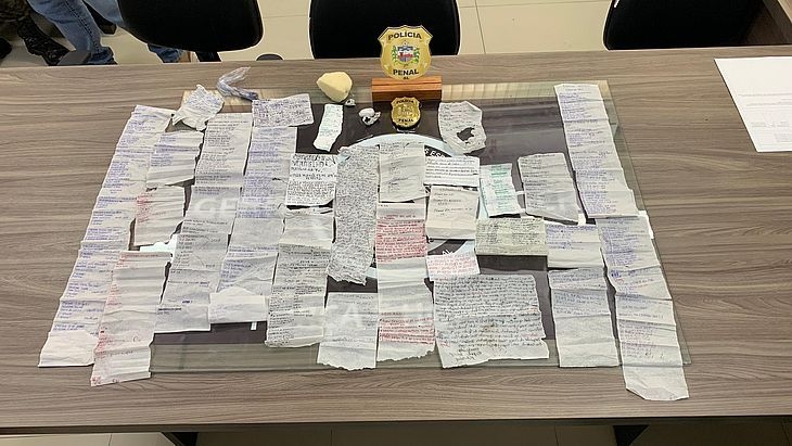 Operação flagra celulares e bilhetes em dois presídios de Alagoas