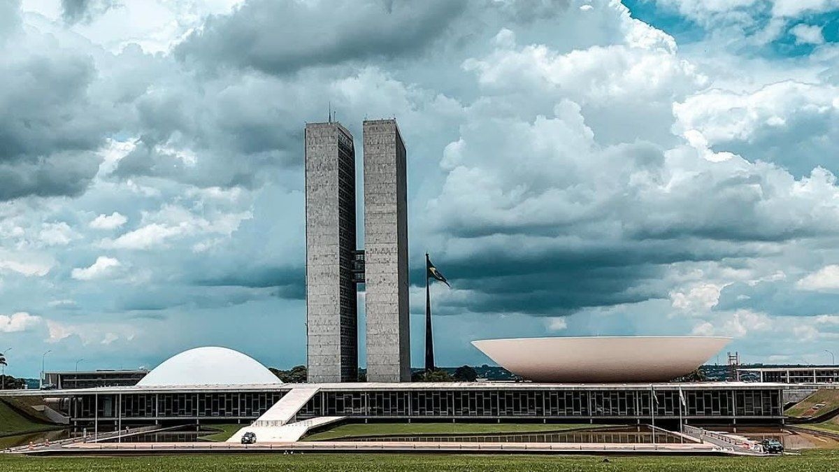 Brasil em Risco e a Necessidade de Ação Urgente