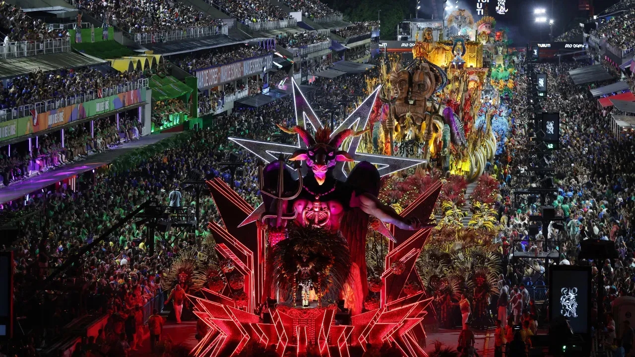 Desfile das Campeãs encerra o Carnaval do Rio