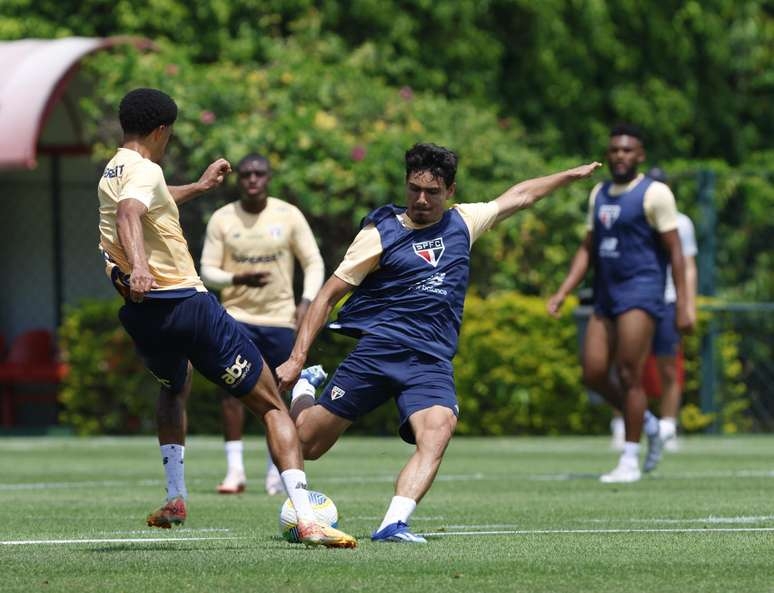 Moreira toma decisão sobre seu futuro após poucas oportunidades com Zubeldia