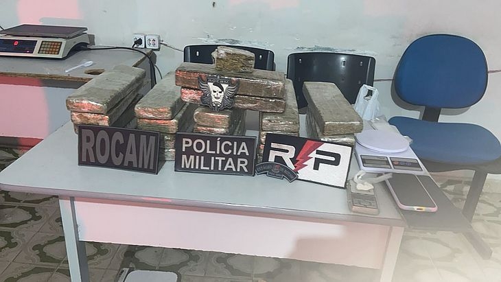 Polícia apreende 17 kg de maconha e suspeito é preso, em Arapiraca