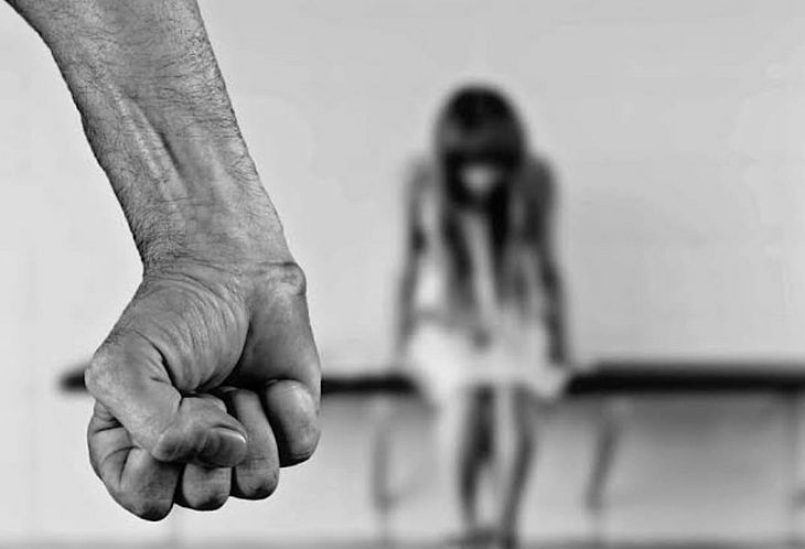 Pai que estuprou filha de quatro anos no Sertão é condenado a 18 anos de prisão