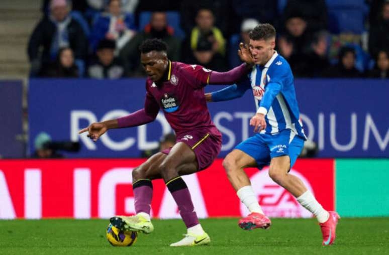 Administrado por Ronaldo, clube da Espanha detona postura do City por zagueiro