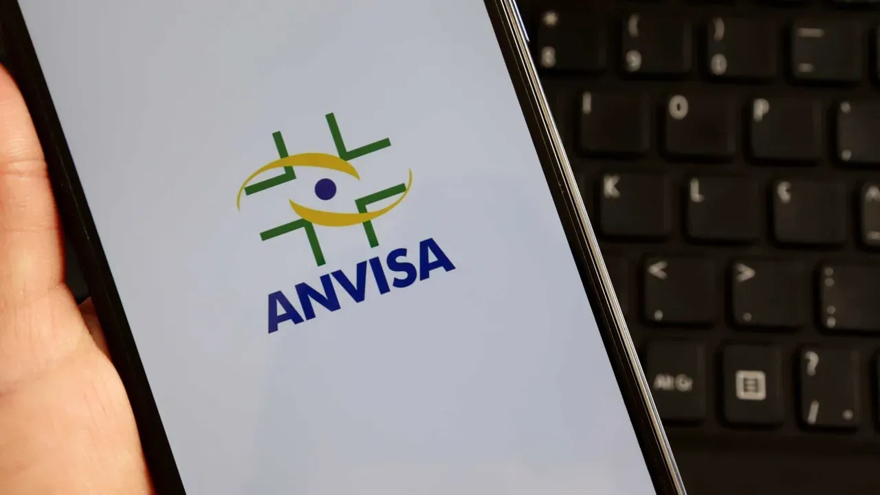 Anvisa proíbe venda de 47 pomadas capilares no Brasil
