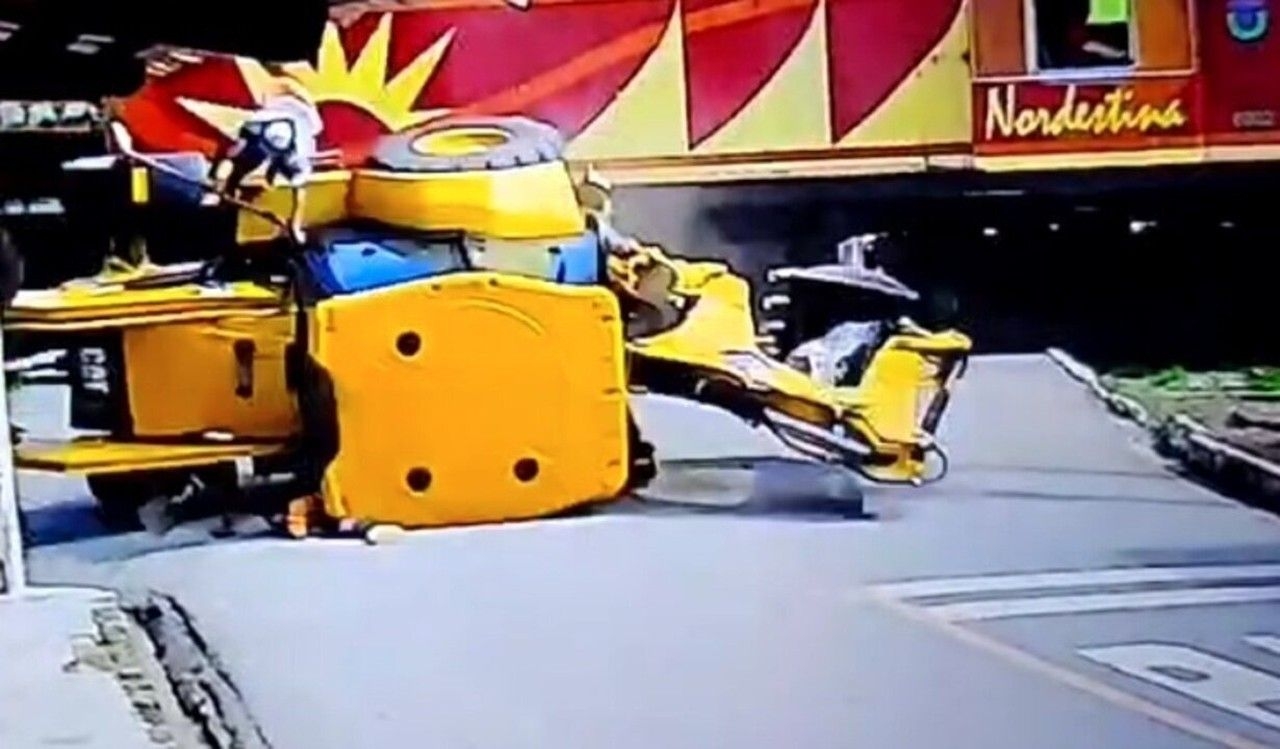 Trem colide com retroescavadeira em Rio Largo, AL