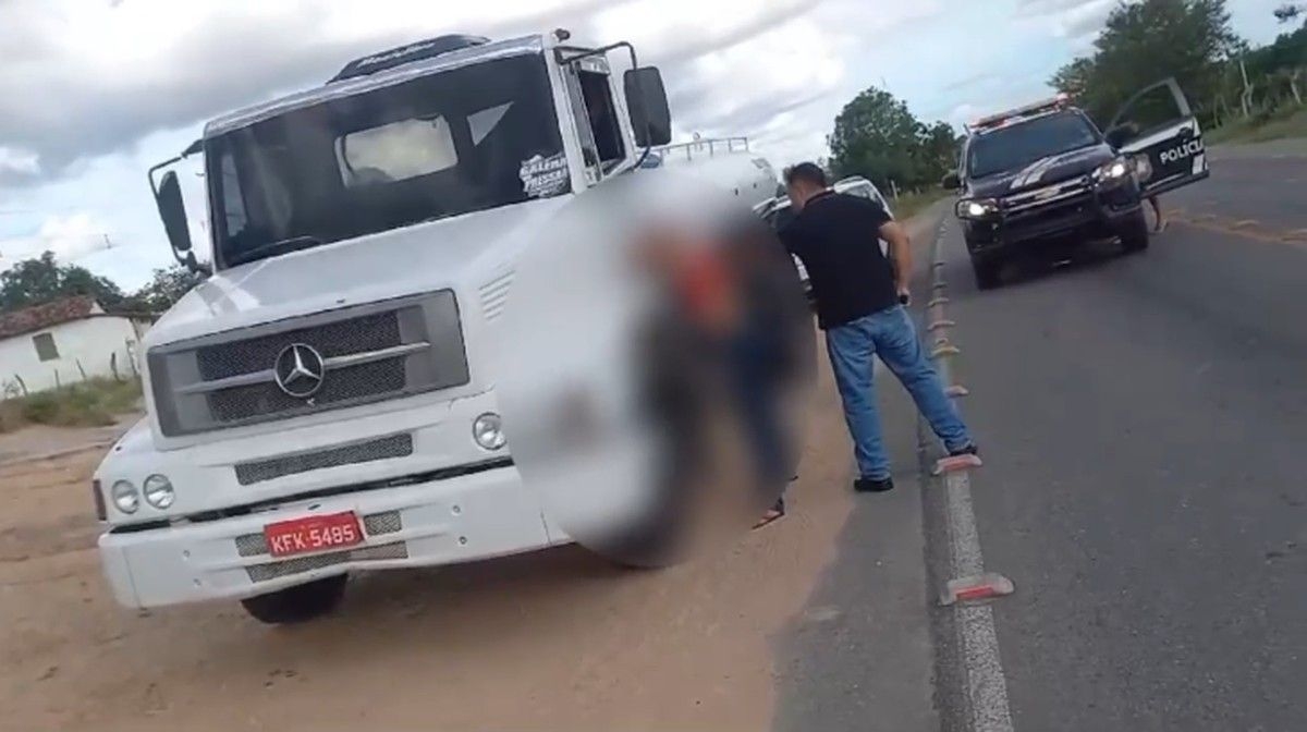 Caminhão roubado em Pernambuco é localizado em Alagoas