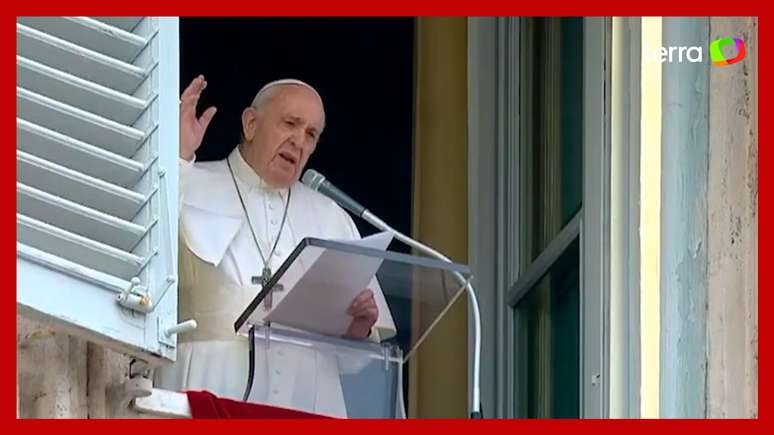 'Renúncia é uma possibilidade, mas não agora', diz Papa Francisco