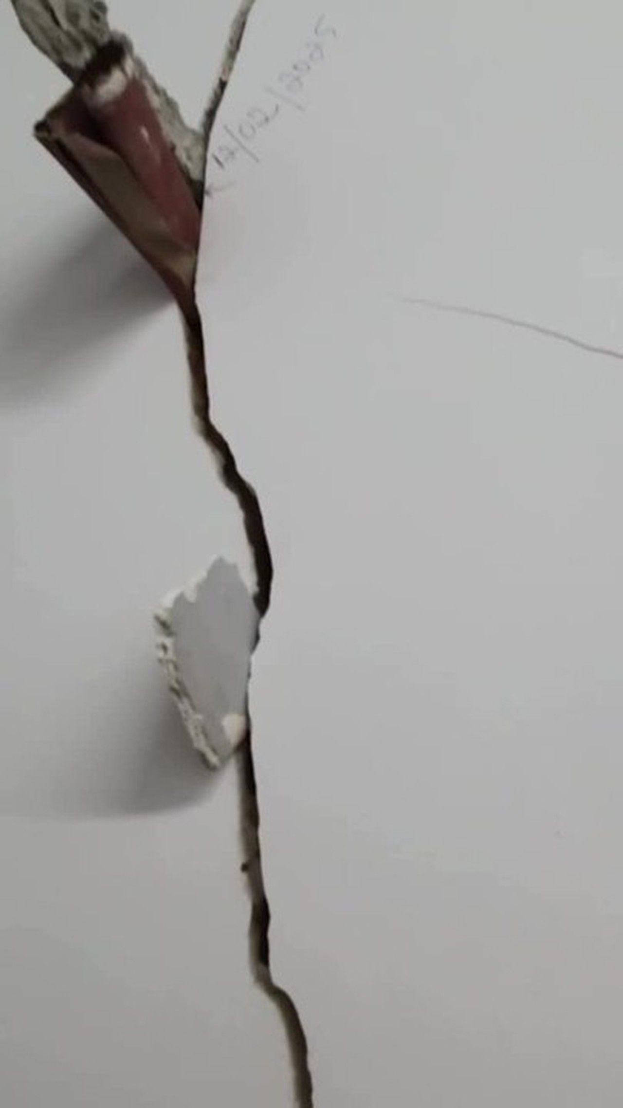 Inspeção revela rachaduras preocupantes na Semed, Maceió