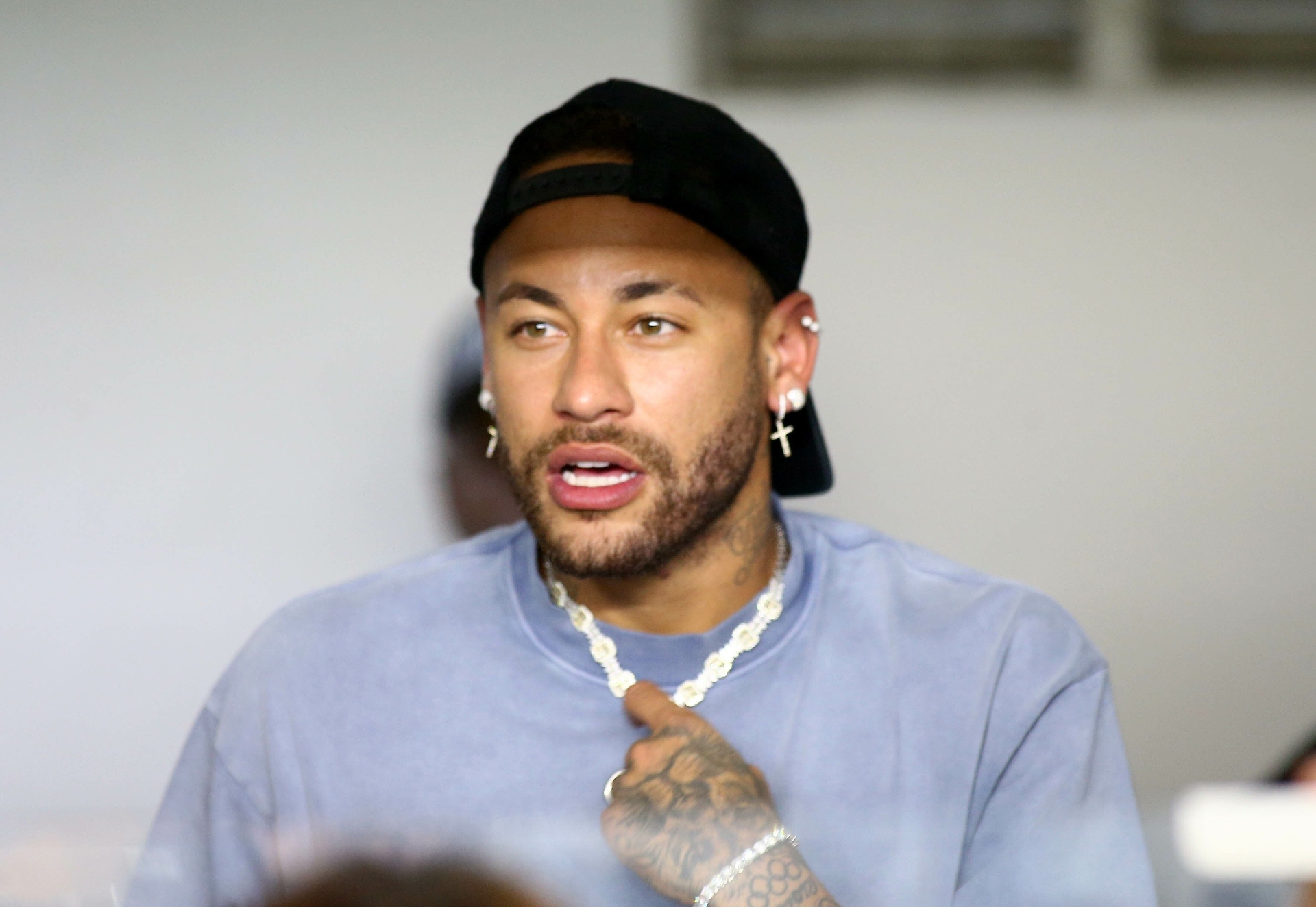 Neymar viajará com Santos e pode atuar contra o CRB