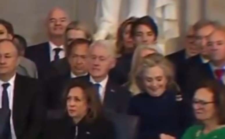 Hillary Clinton cai na risada após Trump sugerir mudança de nome do Golfo do México