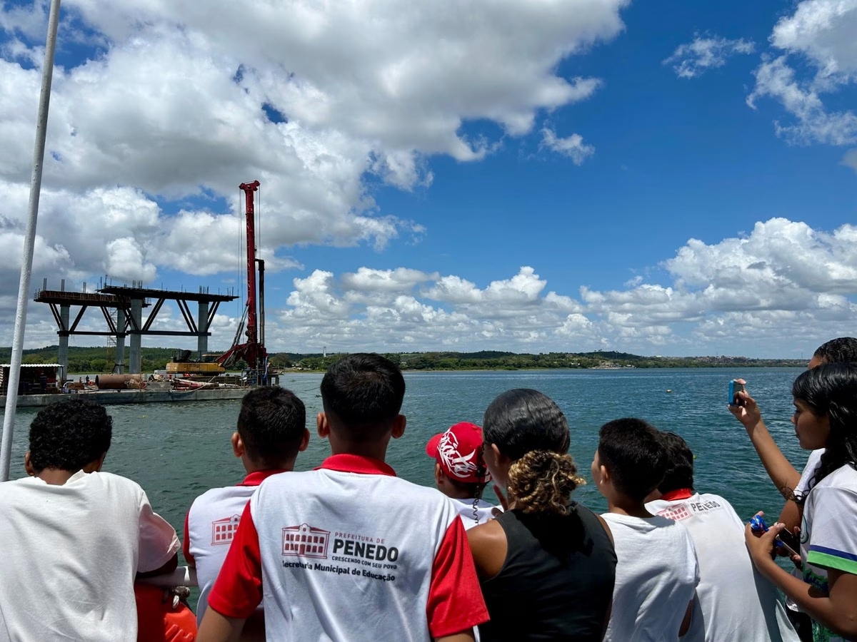 Estudantes visitam pontos turísticos e conhecem nova ponte