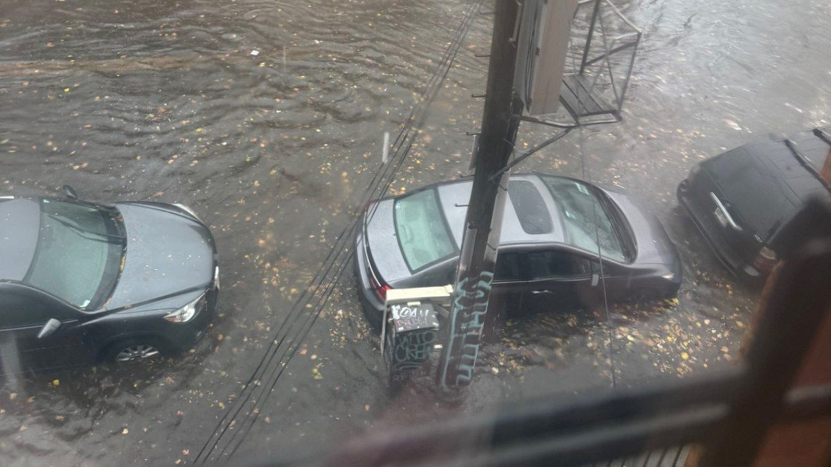 Tempestade causa alagamentos em Nova York nesta quinta